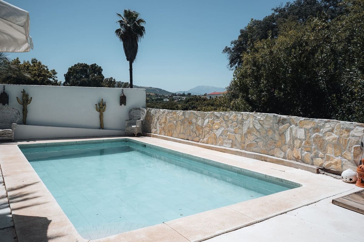 10 bedroom Guesthouse/B & B for sale in Alhaurin el Grande with pool - € 1,395,000 (Ref: 9677350)