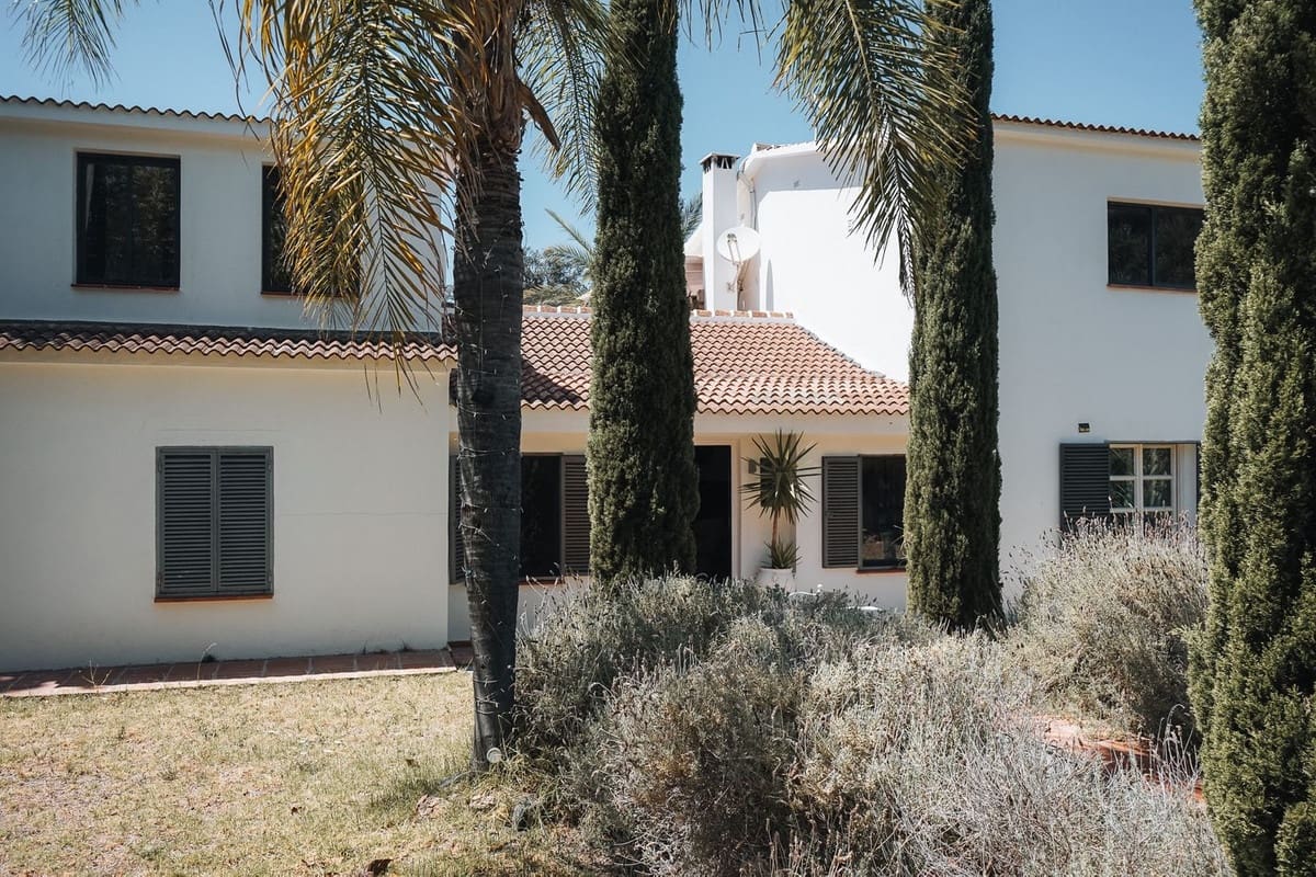 10 bedroom Guesthouse/B & B for sale in Alhaurin el Grande with pool - € 1,395,000 (Ref: 9677350)