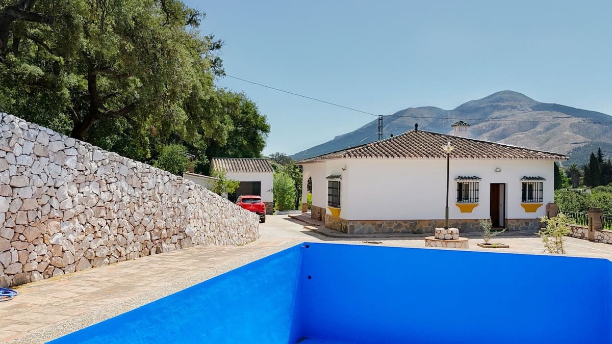 3 Zimmer Villa zu verkaufen in Alhaurin el Grande mit Pool - 649.000 € (Ref: 9677351)