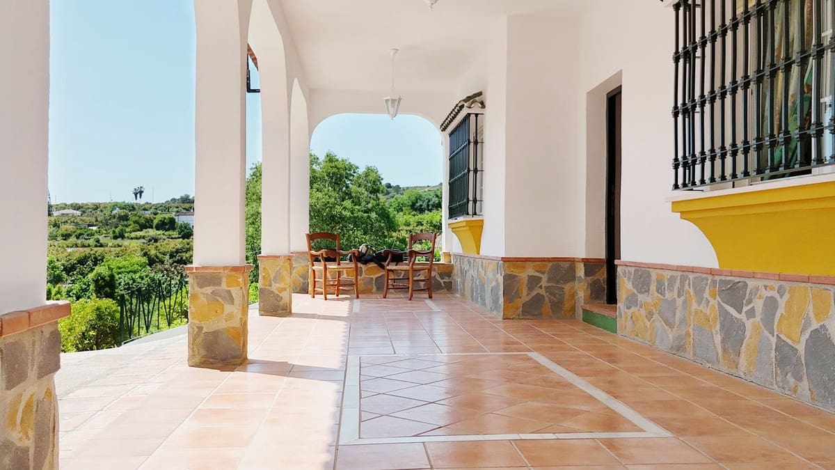 3 Zimmer Villa zu verkaufen in Alhaurin el Grande mit Pool - 649.000 € (Ref: 9677351)