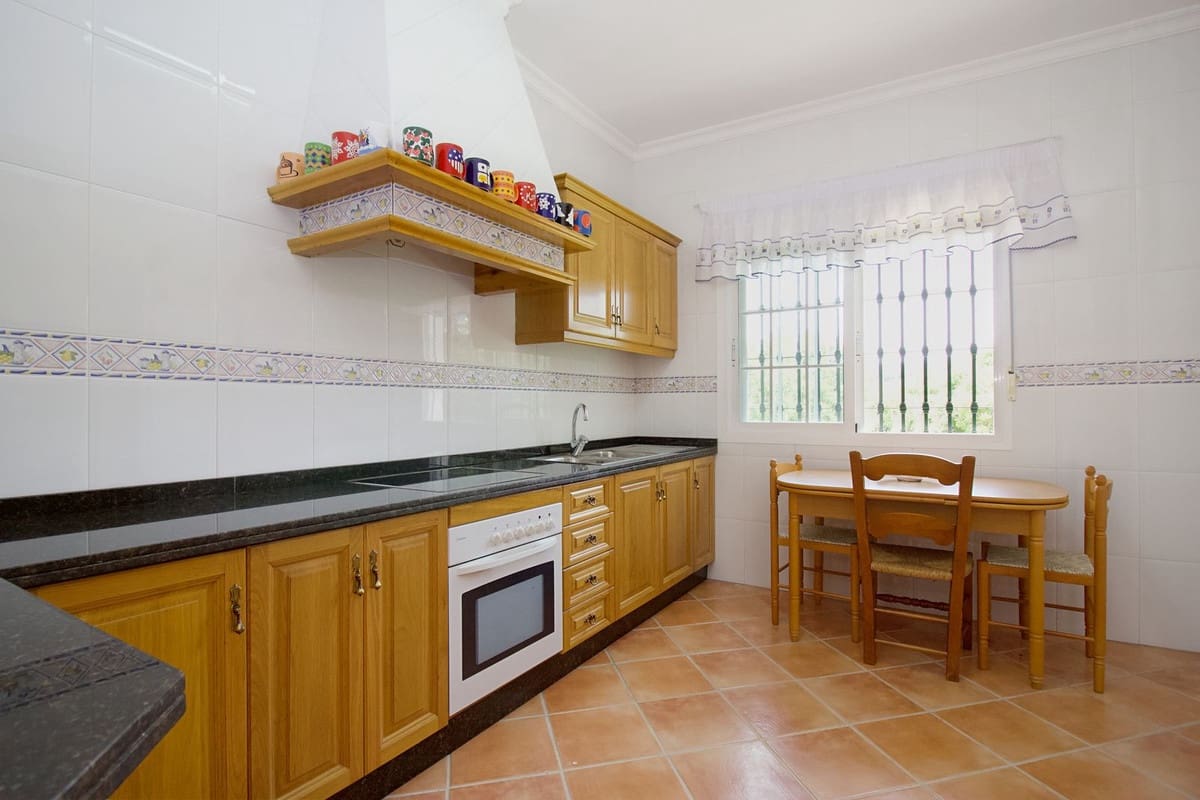 3 Zimmer Villa zu verkaufen in Alhaurin el Grande mit Pool - 649.000 € (Ref: 9677351)