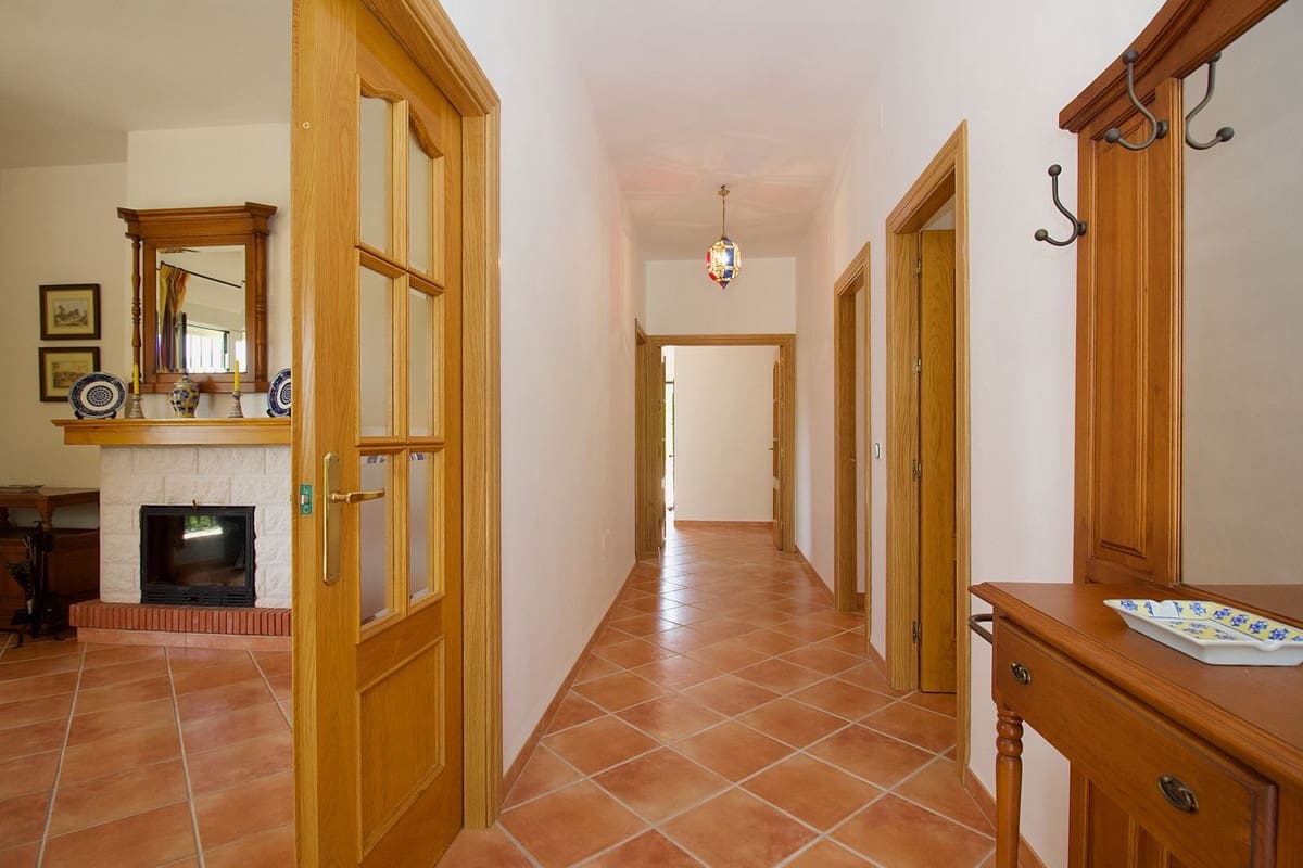 3 quarto Moradia para venda em Alhaurin el Grande com piscina - 649 000 € (Ref: 9677351)