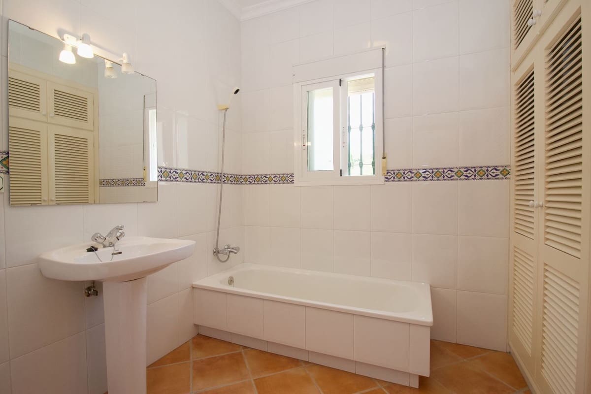 3 quarto Moradia para venda em Alhaurin el Grande com piscina - 649 000 € (Ref: 9677351)