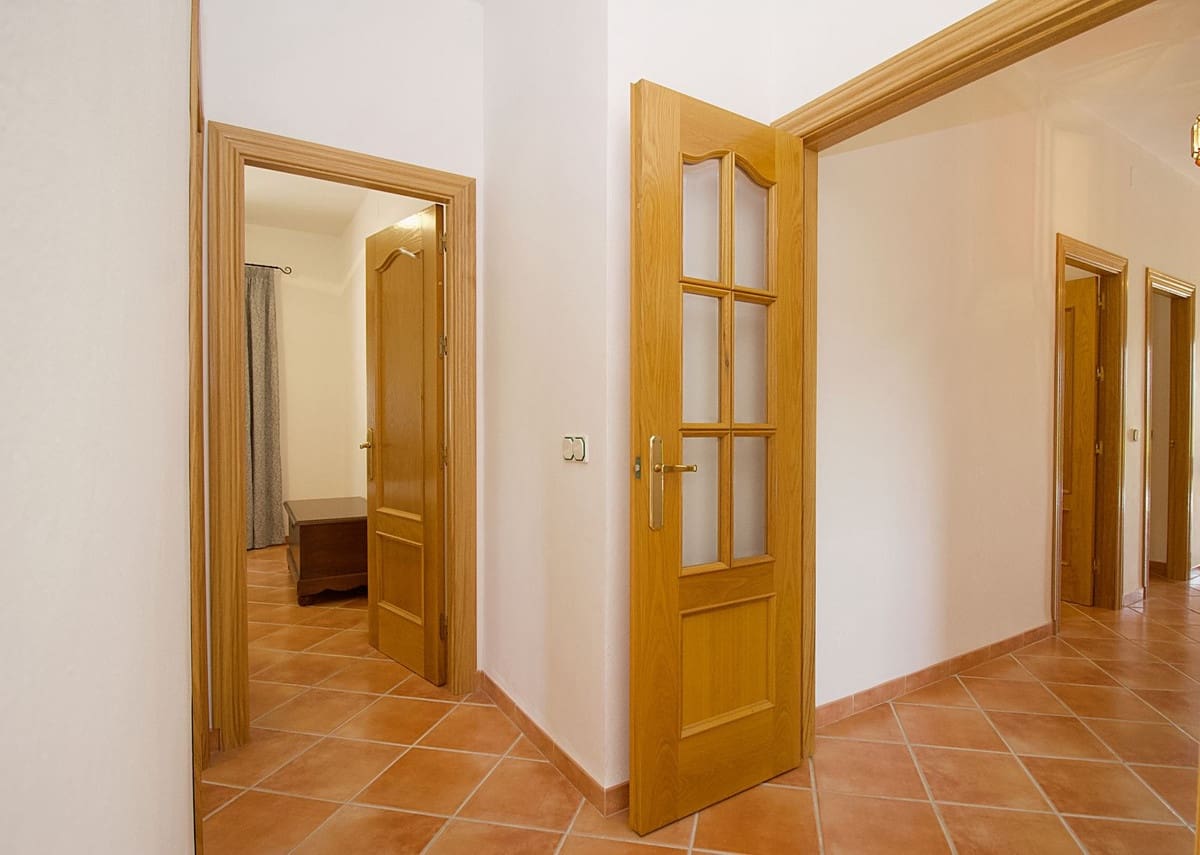 3 quarto Moradia para venda em Alhaurin el Grande com piscina - 649 000 € (Ref: 9677351)
