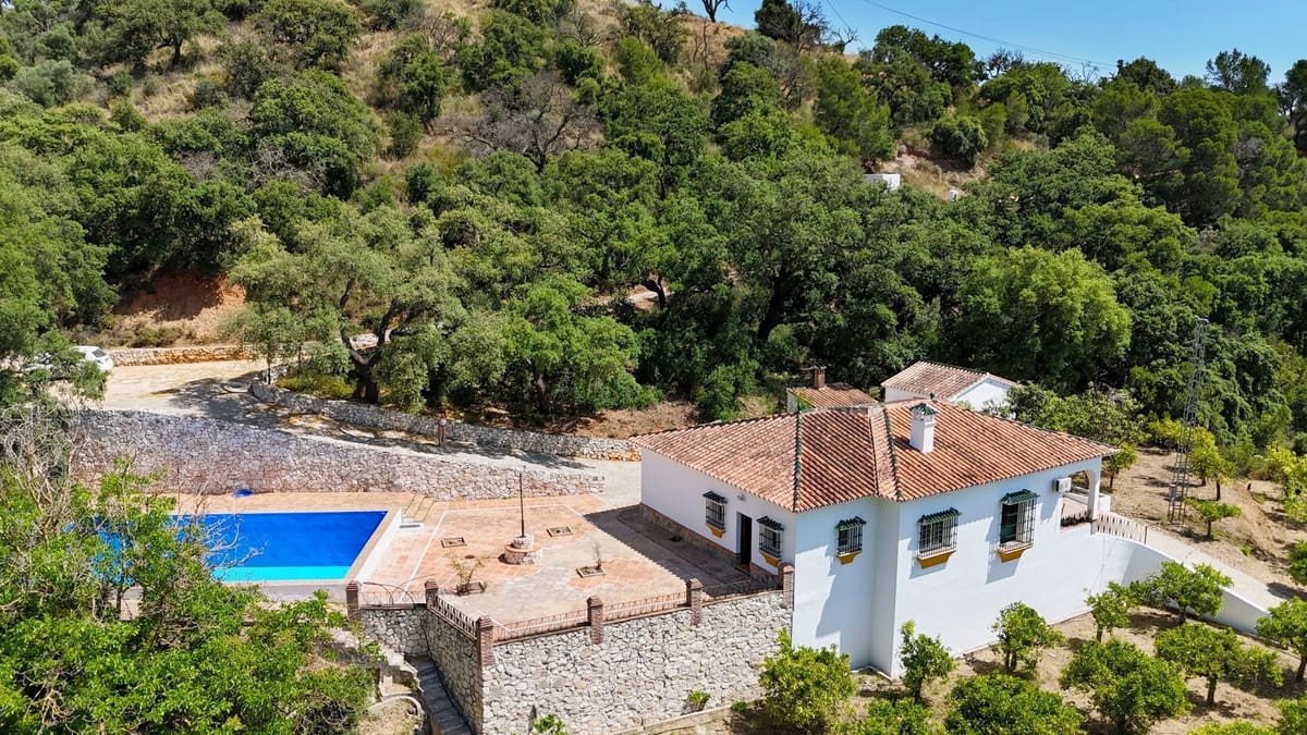 3 quarto Moradia para venda em Alhaurin el Grande com piscina - 649 000 € (Ref: 9677351)