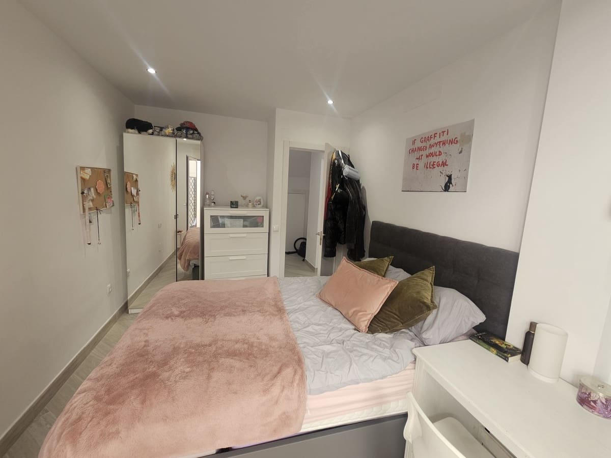 4 makuuhuone Paritalo myytävänä paikassa Riviera del Sol mukana uima-altaan 
autotalli - 469 500 € (Ref: 9677352)