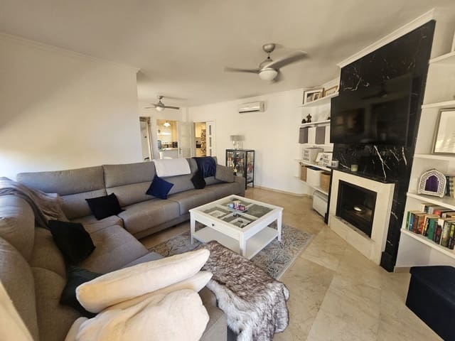 4 soverom Kjedet enebolig til salgs i Riviera del Sol, Mijas med svømmebasseng garasje - € 469 500 (Ref: 9677352)