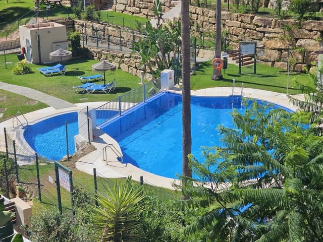 4 soverom Kjedet enebolig til salgs i Riviera del Sol, Mijas med svømmebasseng garasje - € 469 500 (Ref: 9677352)
