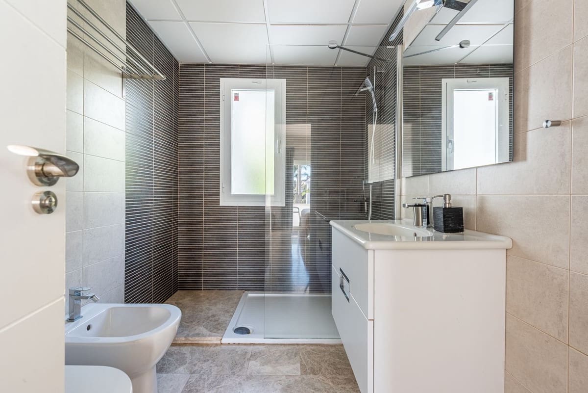 3 quarto Moradia Geminada para venda em Nueva Andalucia - 595 000 € (Ref: 9677353)