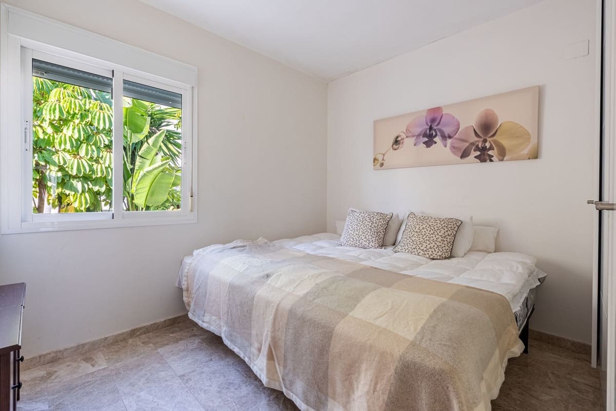 3 quarto Moradia Geminada para venda em Nueva Andalucia - 595 000 € (Ref: 9677353)