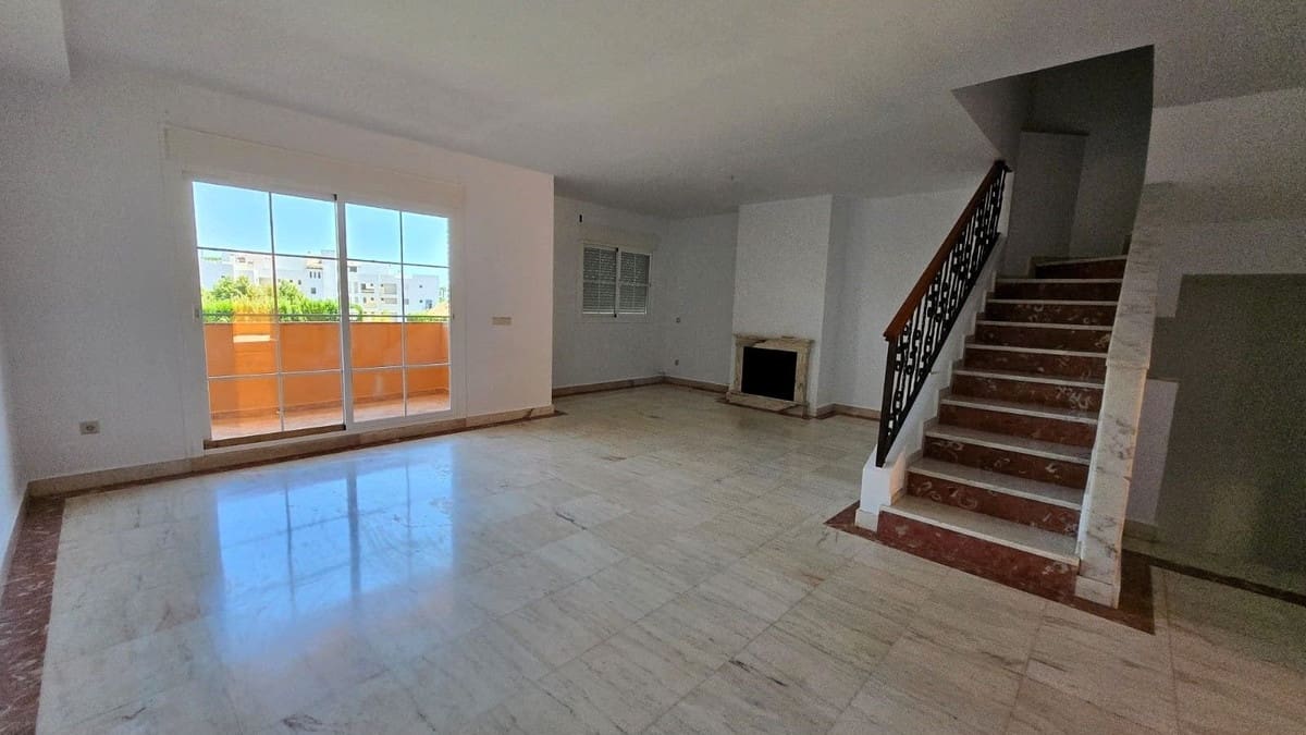 4 Zimmer Haus zu verkaufen in La Cala de Mijas mit Pool Garage - 599.000 € (Ref: 9677356)