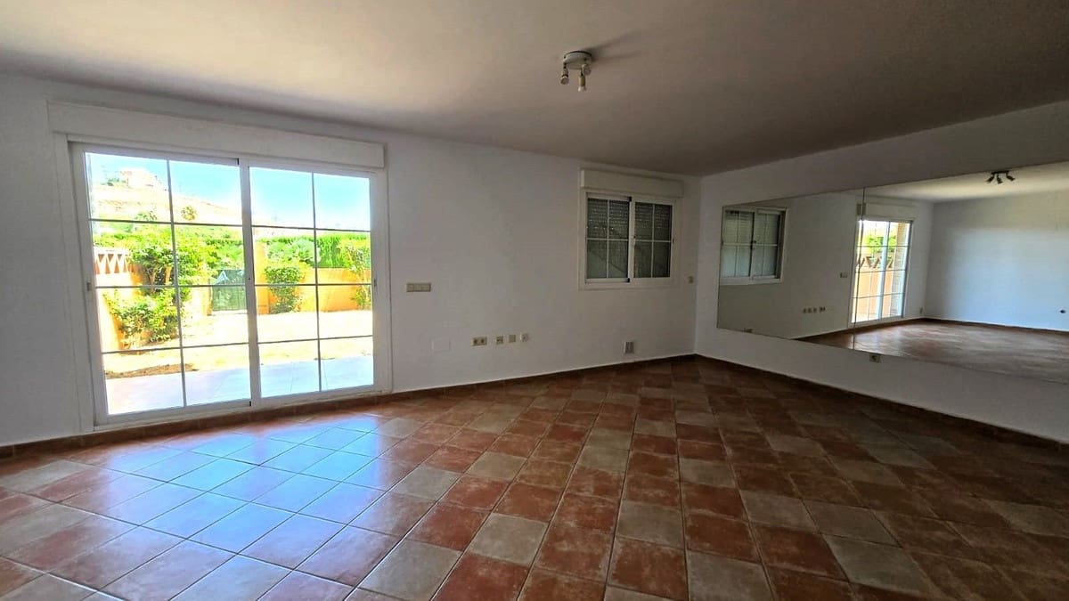 4 Zimmer Haus zu verkaufen in La Cala de Mijas mit Pool Garage - 599.000 € (Ref: 9677356)