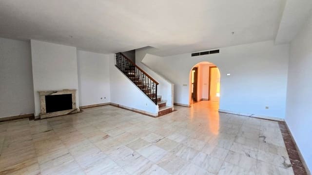 4 bedroom Townhouse for sale in La Cala de Mijas, Mijas with pool garage - € 569,500 (Ref: 9677356)