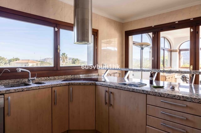 Finca/Casa Rural de 4 habitaciones en Alhaurín el Grande en venta con piscina - 999.000 € (Ref: 9677358)