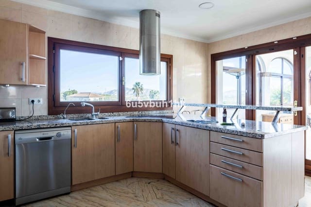 Finca/Casa Rural de 4 habitaciones en Alhaurín el Grande en venta con piscina - 999.000 € (Ref: 9677358)