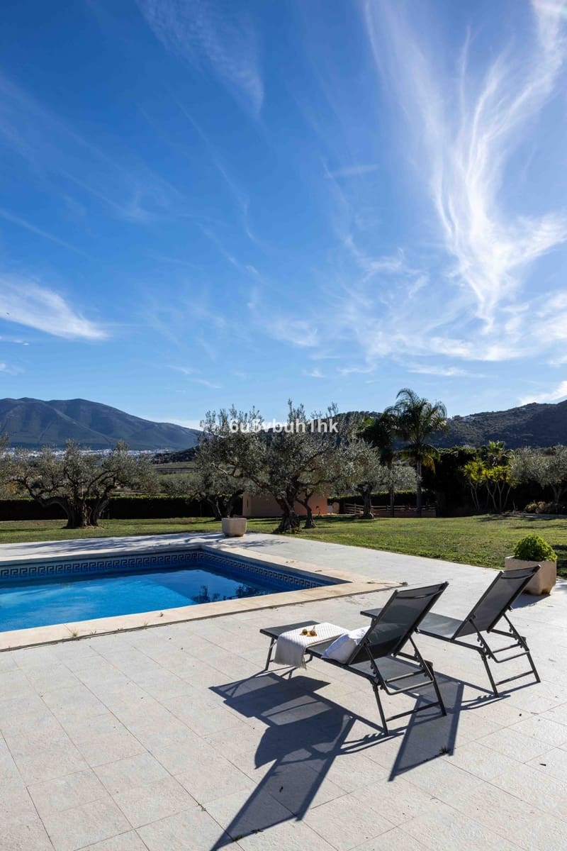 Finca/Casa Rural de 4 habitaciones en Alhaurín el Grande en venta con piscina - 999.000 € (Ref: 9677358)