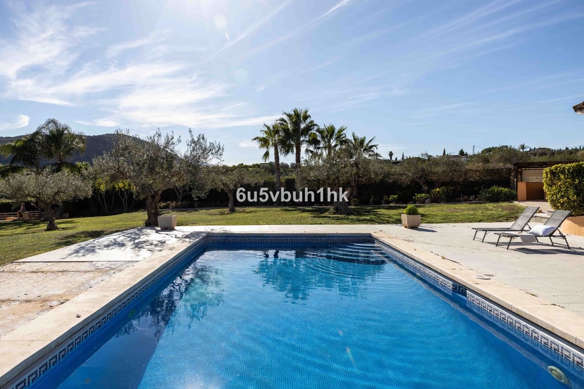 Finca/Casa Rural de 4 habitaciones en Alhaurín el Grande en venta con piscina - 999.000 € (Ref: 9677358)