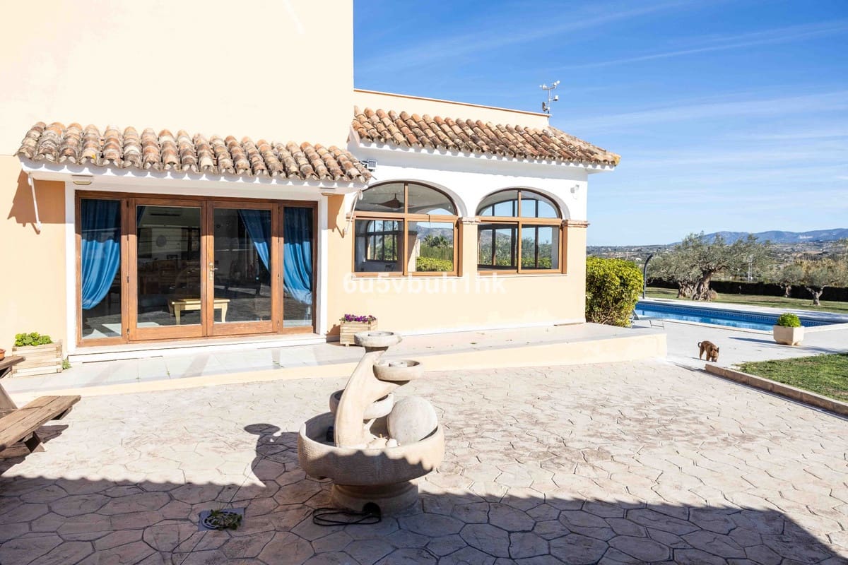 Finca/Casa Rural de 4 habitaciones en Alhaurín el Grande en venta con piscina - 999.000 € (Ref: 9677358)