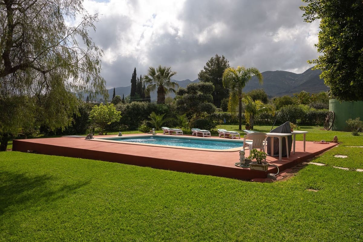 4 bedroom Finca/Country House for sale in Alhaurin el Grande with pool - € 765,000 (Ref: 9677362)