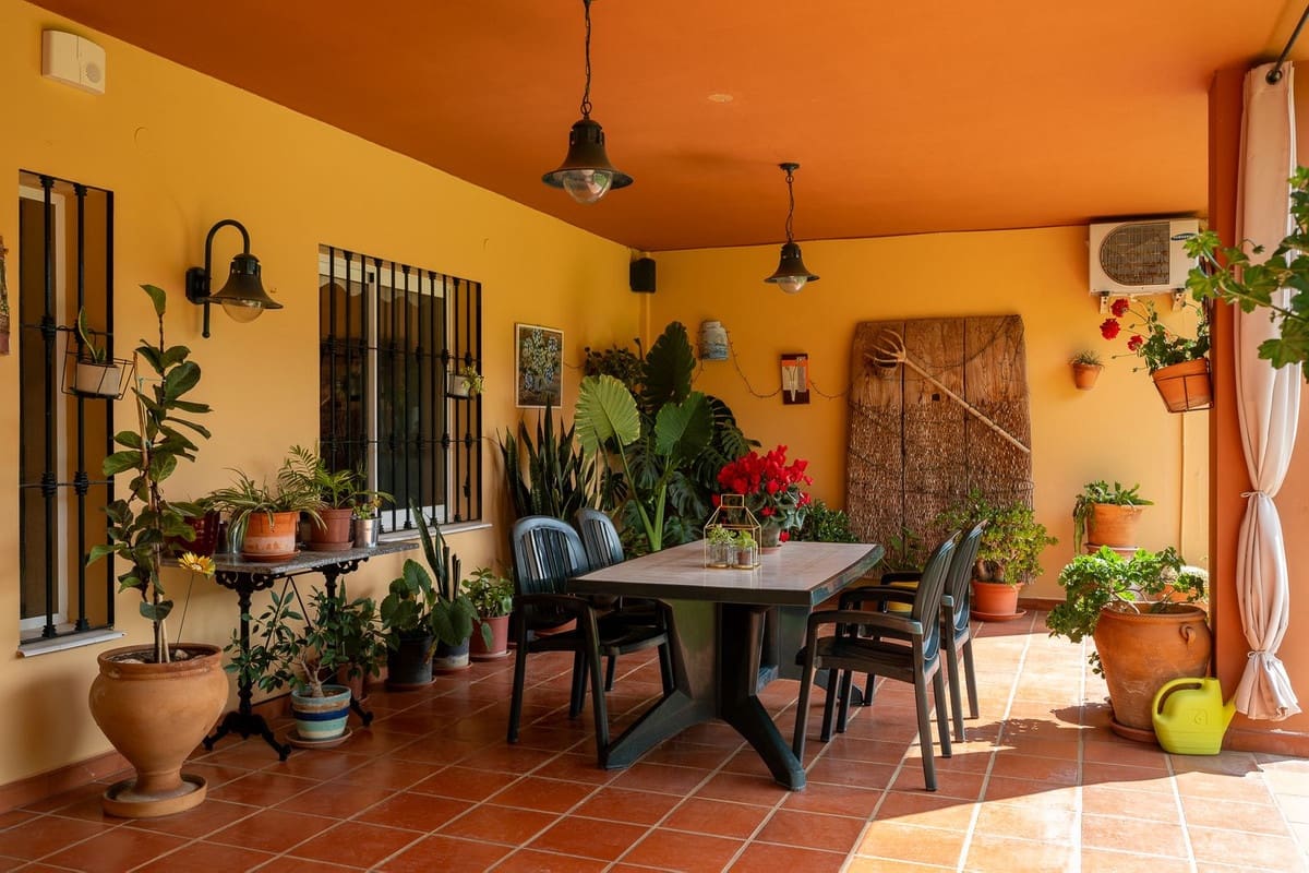 4 bedroom Finca/Country House for sale in Alhaurin el Grande with pool - € 765,000 (Ref: 9677362)
