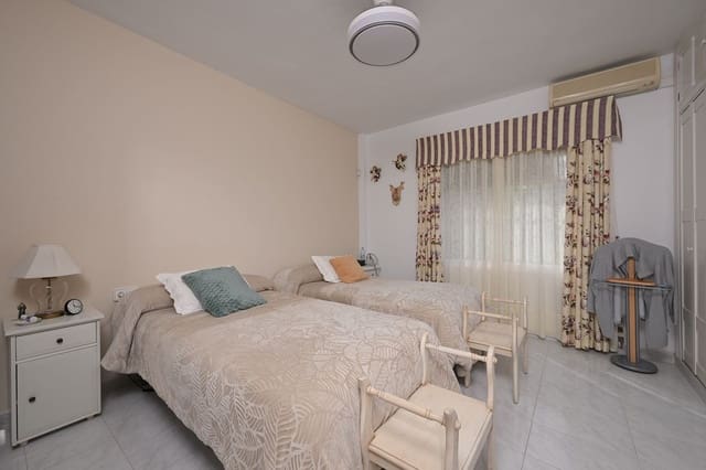 4 soveværelse Finca/Landehus til salg i Alhaurín el Grande med swimmingpool - € 765.000 (Ref: 9677362)