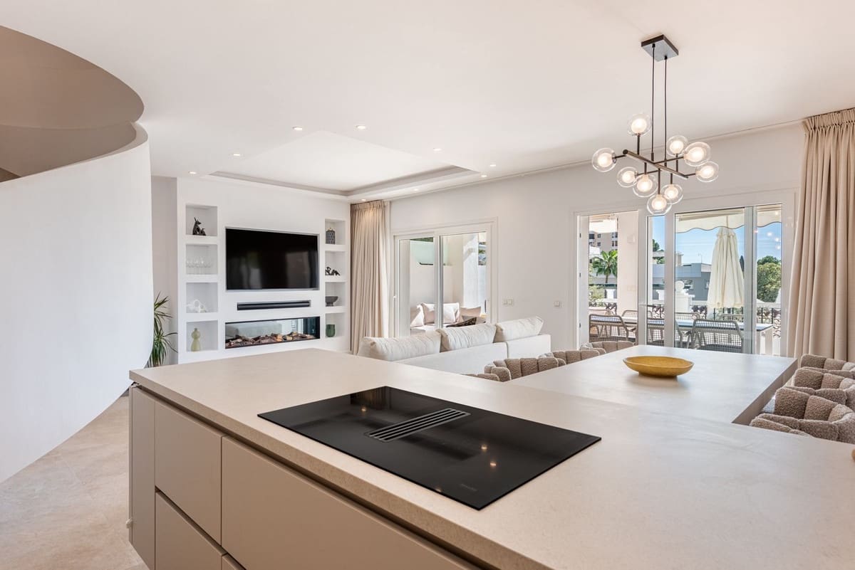 4 camera da letto Casa in vendita in Nueva Andalucia con piscina garage - 1.395.000 € (Rif: 9682444)