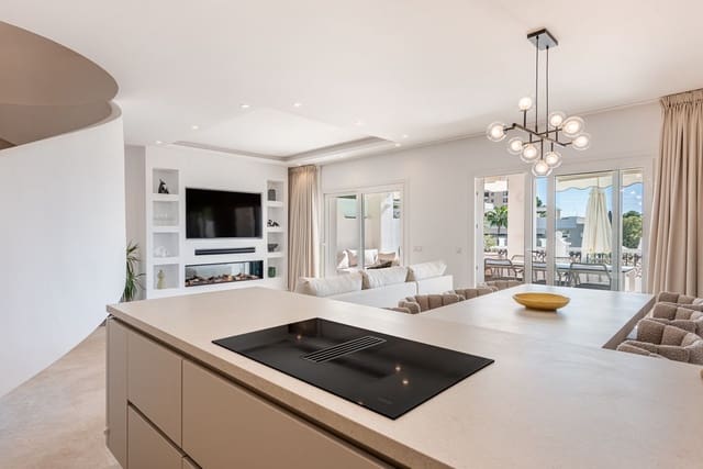 4 camera da letto Casa in vendita in La Dama de Noche - La Alzambra, Marbella con piscina garage - 1.395.000 € (Rif: 9682444)