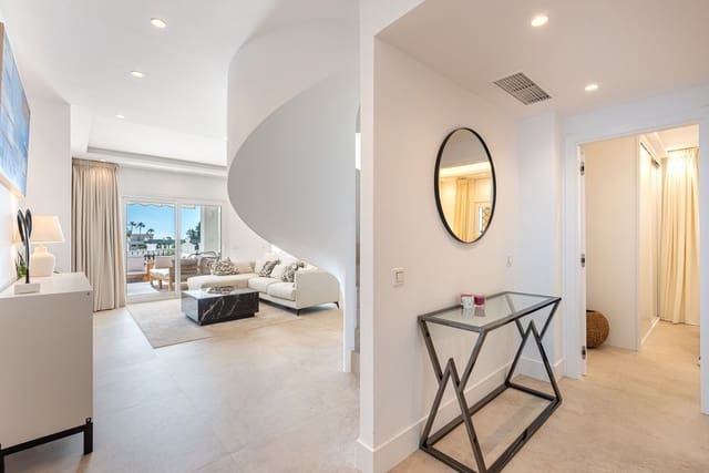 4 camera da letto Casa in vendita in La Dama de Noche - La Alzambra, Marbella con piscina garage - 1.395.000 € (Rif: 9682444)