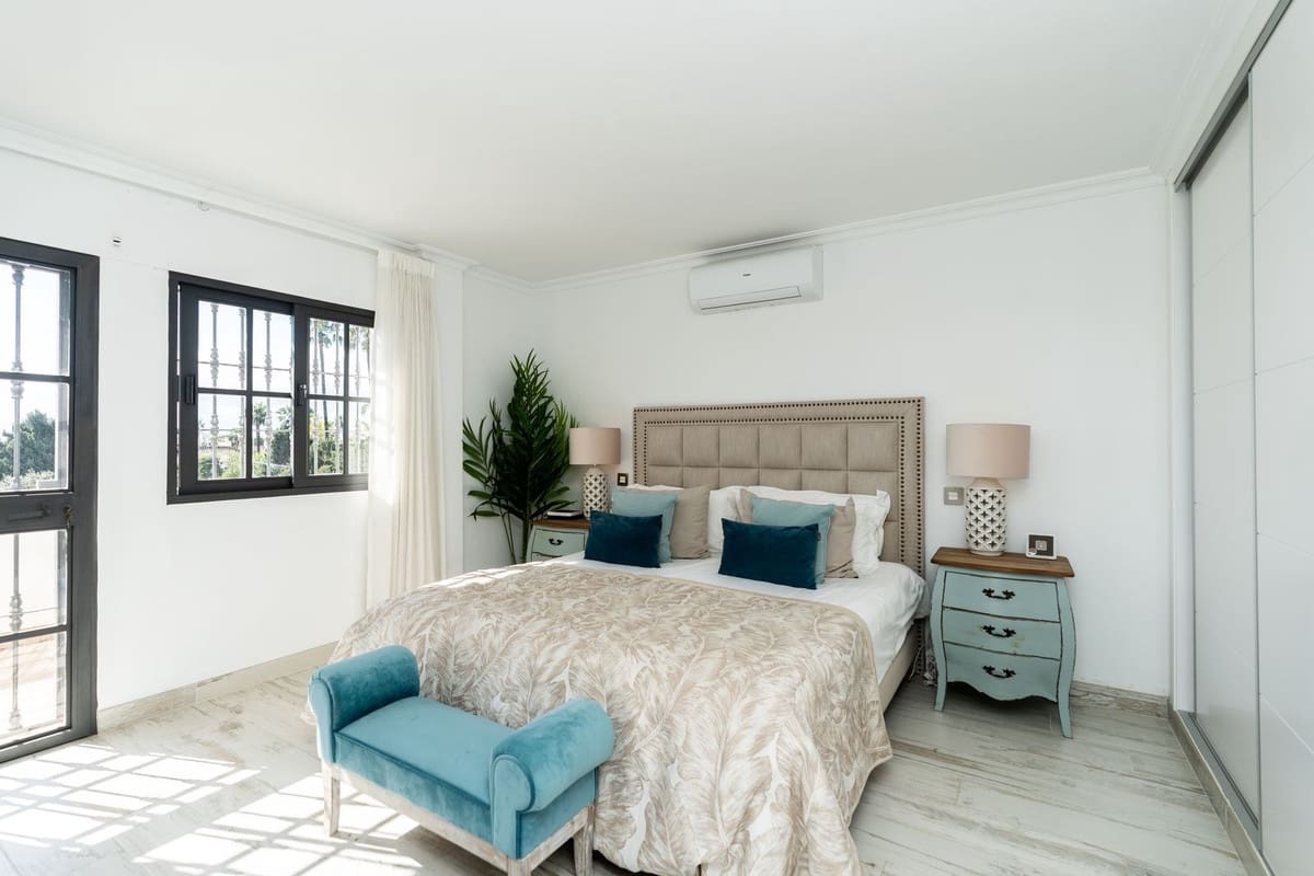 5 camera da letto Villa in vendita in El Paraiso con piscina garage - 1.600.000 € (Rif: 9682445)