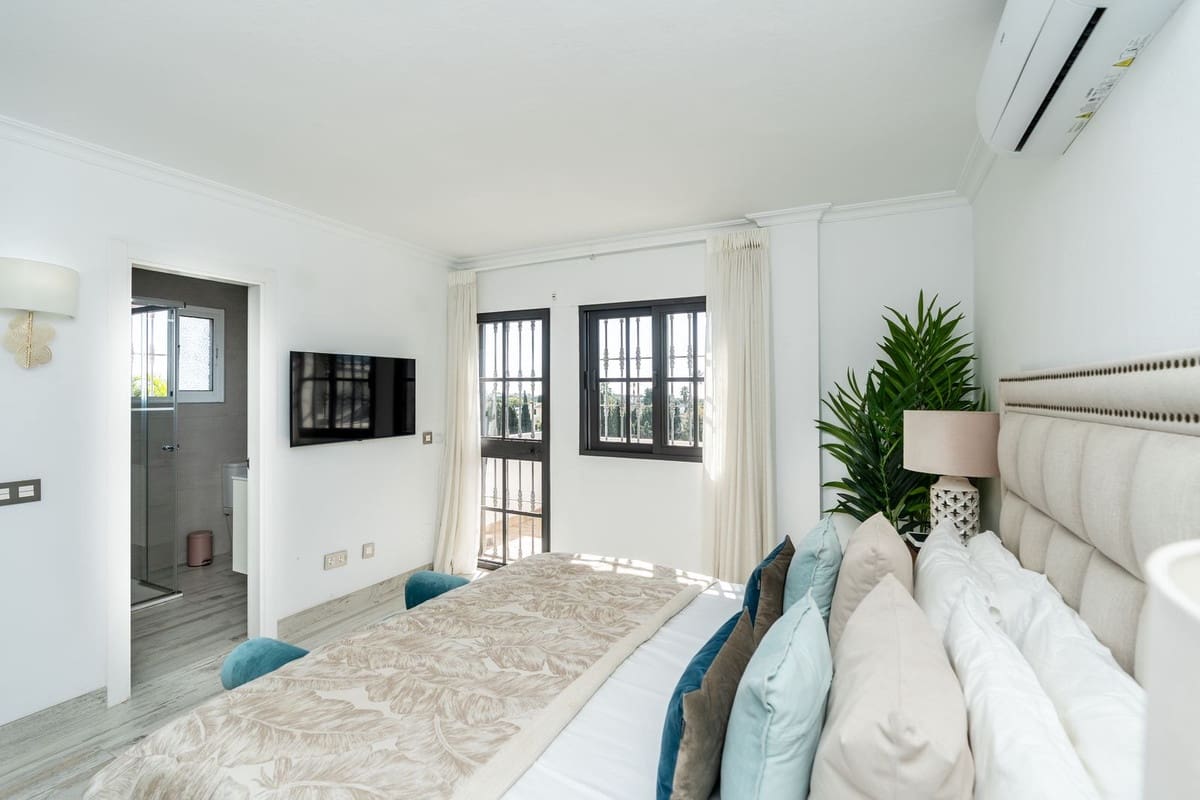 5 camera da letto Villa in vendita in El Paraiso con piscina garage - 1.600.000 € (Rif: 9682445)