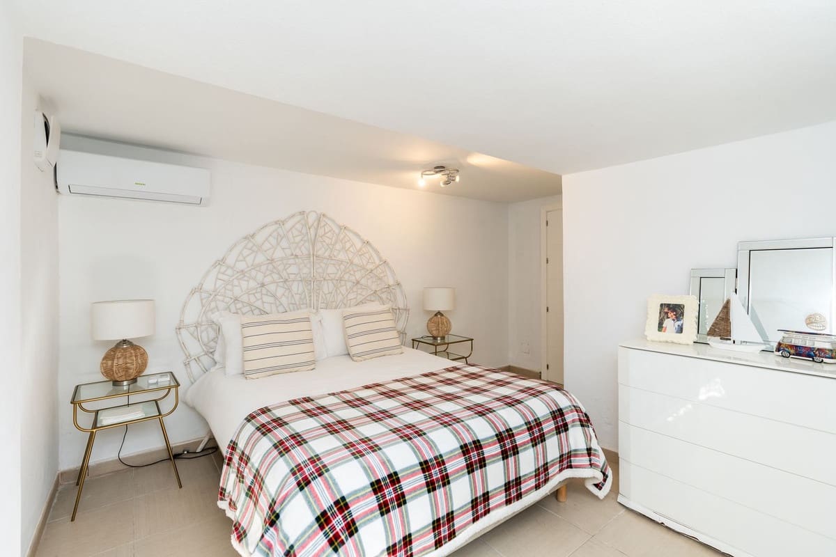 5 camera da letto Villa in vendita in El Paraiso con piscina garage - 1.600.000 € (Rif: 9682445)