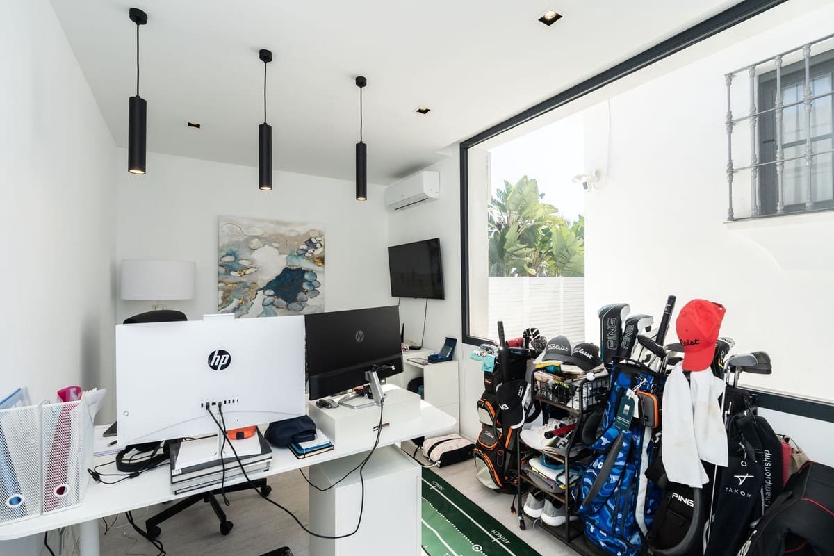 5 camera da letto Villa in vendita in El Paraiso con piscina garage - 1.600.000 € (Rif: 9682445)