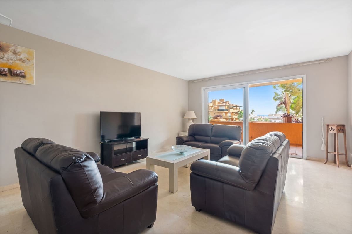 Apartamento de 3 habitaciones en La Duquesa / Puerto de la Duquesa en venta con piscina - 540.000 € (Ref: 9682446)