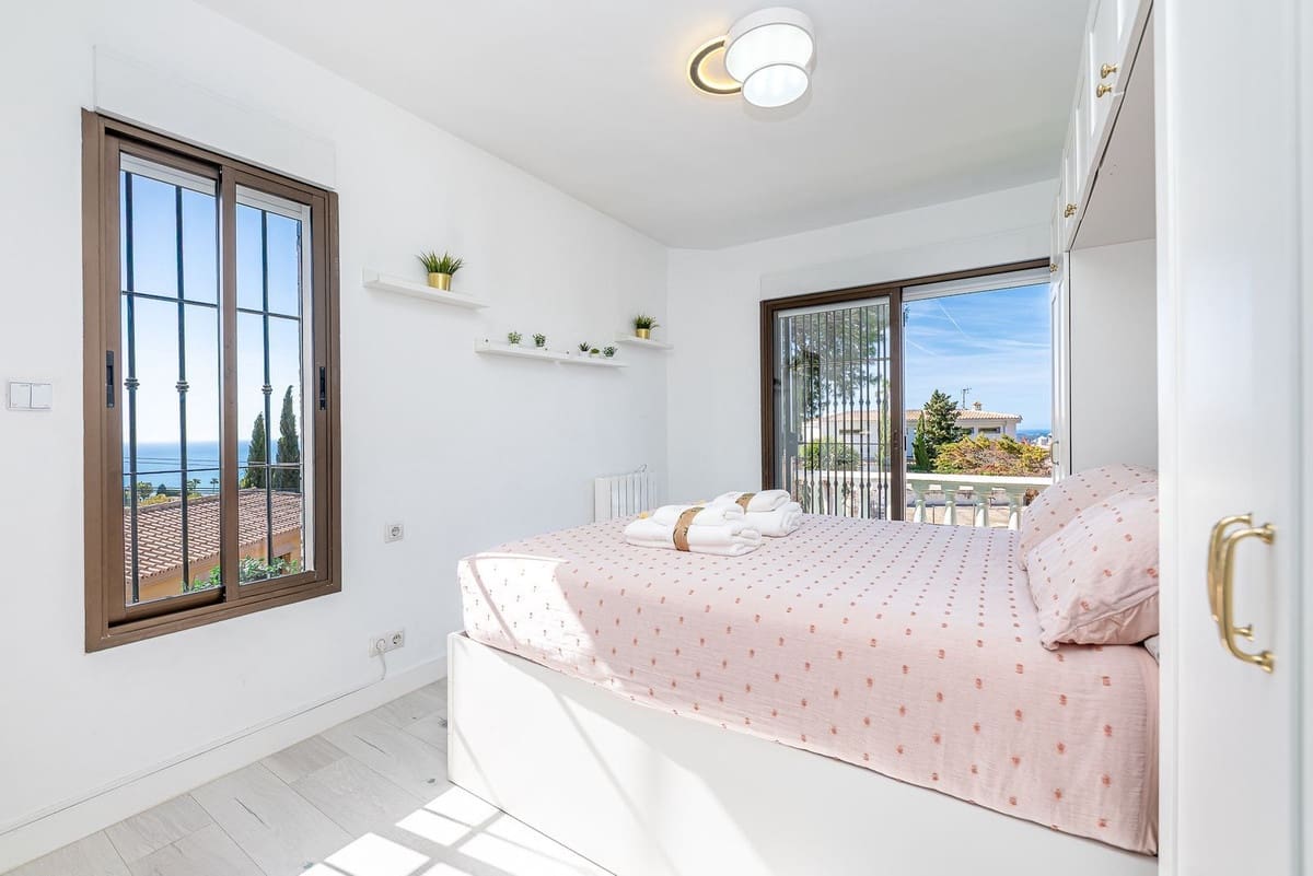 4 soveværelse Villa til salg i Benalmadena med swimmingpool garage - € 1.190.000 (Ref: 9683458)