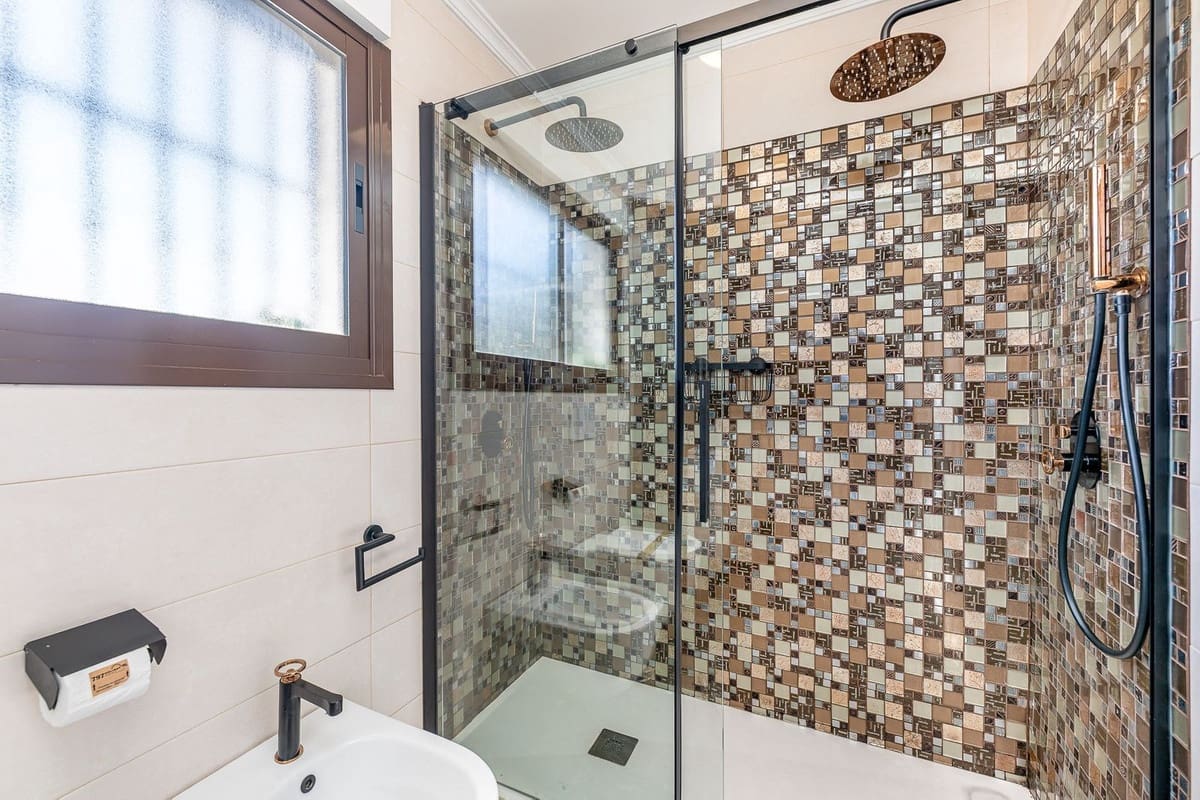 4 soveværelse Villa til salg i Benalmadena med swimmingpool garage - € 1.190.000 (Ref: 9683458)