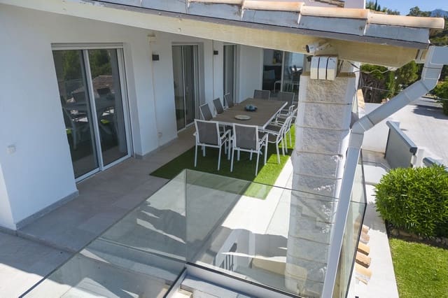 5 makuuhuone Huvila myytävänä paikassa Riviera del Sol, Mijas mukana uima-altaan - 1 375 000 € (Ref: 9683459)