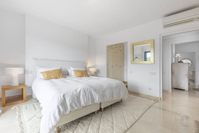 4 Zimmer Villa zu verkaufen in Sotogrande, San Roque mit Pool - 1.275.000 € (Ref: 9683460)