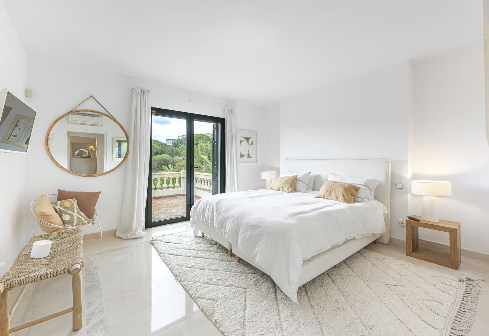 4 Zimmer Villa zu verkaufen in Sotogrande mit Pool - 1.275.000 € (Ref: 9683460)