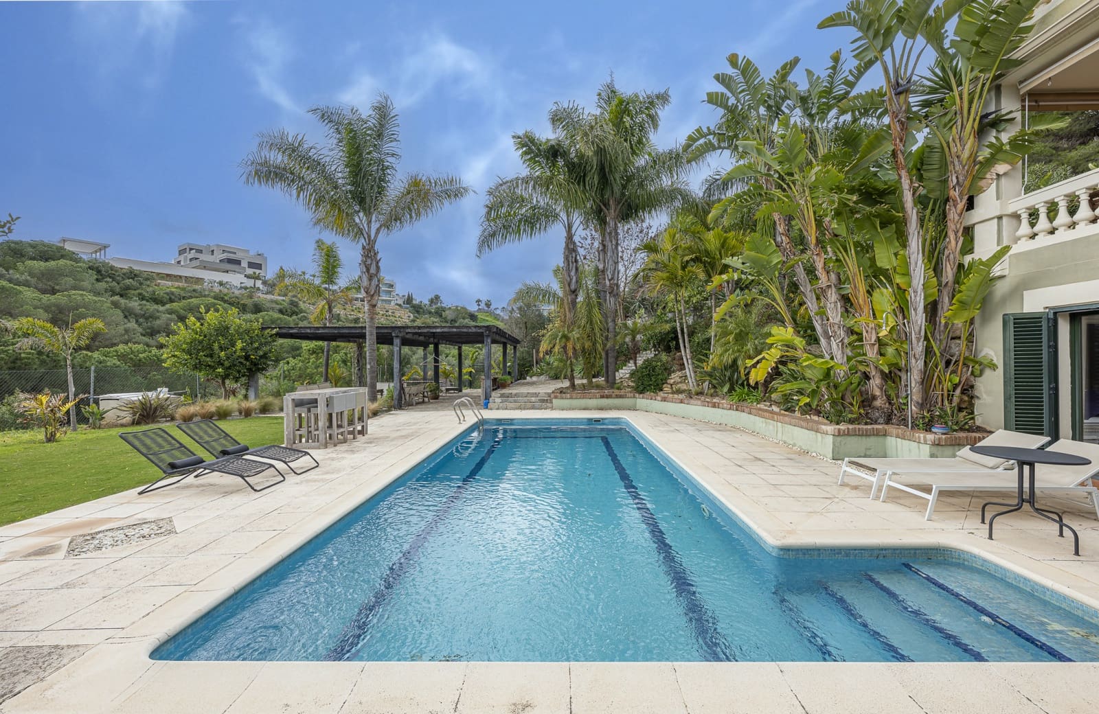 4 Zimmer Villa zu verkaufen in Sotogrande mit Pool - 1.275.000 € (Ref: 9683460)