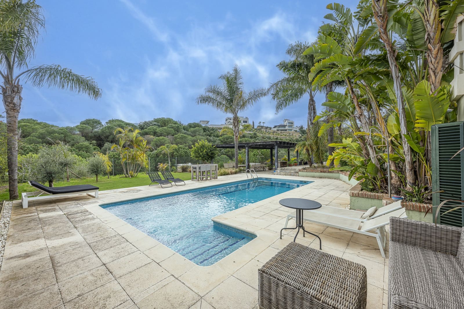 4 Zimmer Villa zu verkaufen in Sotogrande mit Pool - 1.275.000 € (Ref: 9683460)