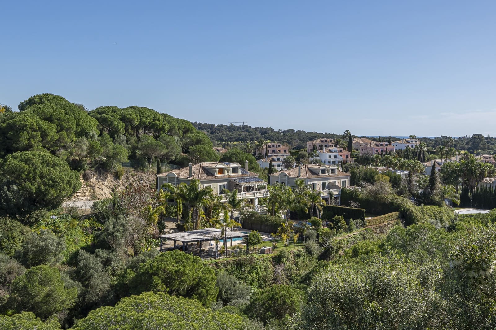 4 Zimmer Villa zu verkaufen in Sotogrande mit Pool - 1.275.000 € (Ref: 9683460)