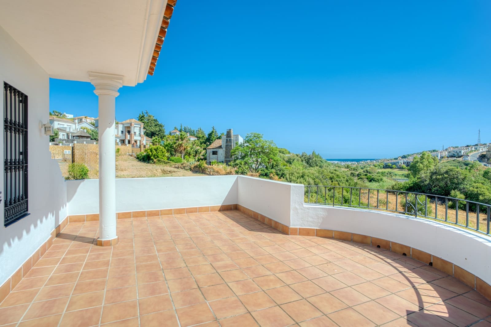 5 soverom Villa til salgs i Estepona med svømmebasseng - € 1 390 000 (Ref: 9683461)