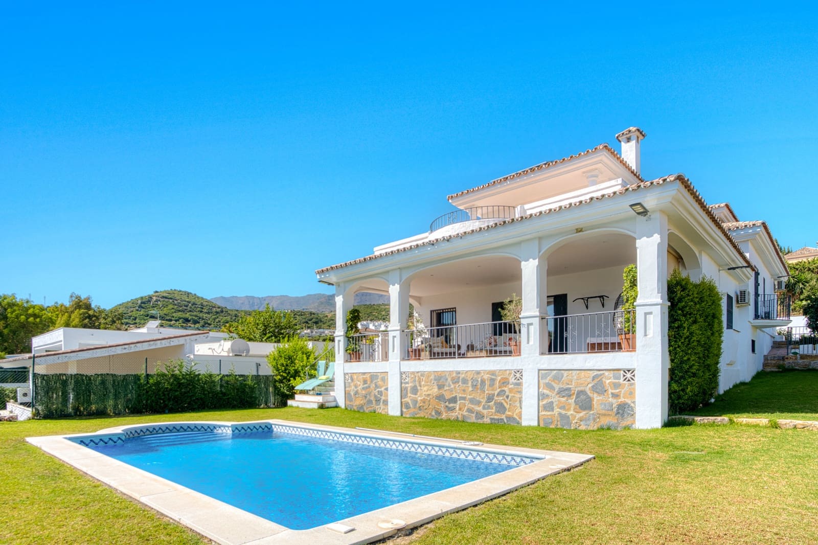 5 soverom Villa til salgs i Estepona med svømmebasseng - € 1 390 000 (Ref: 9683461)