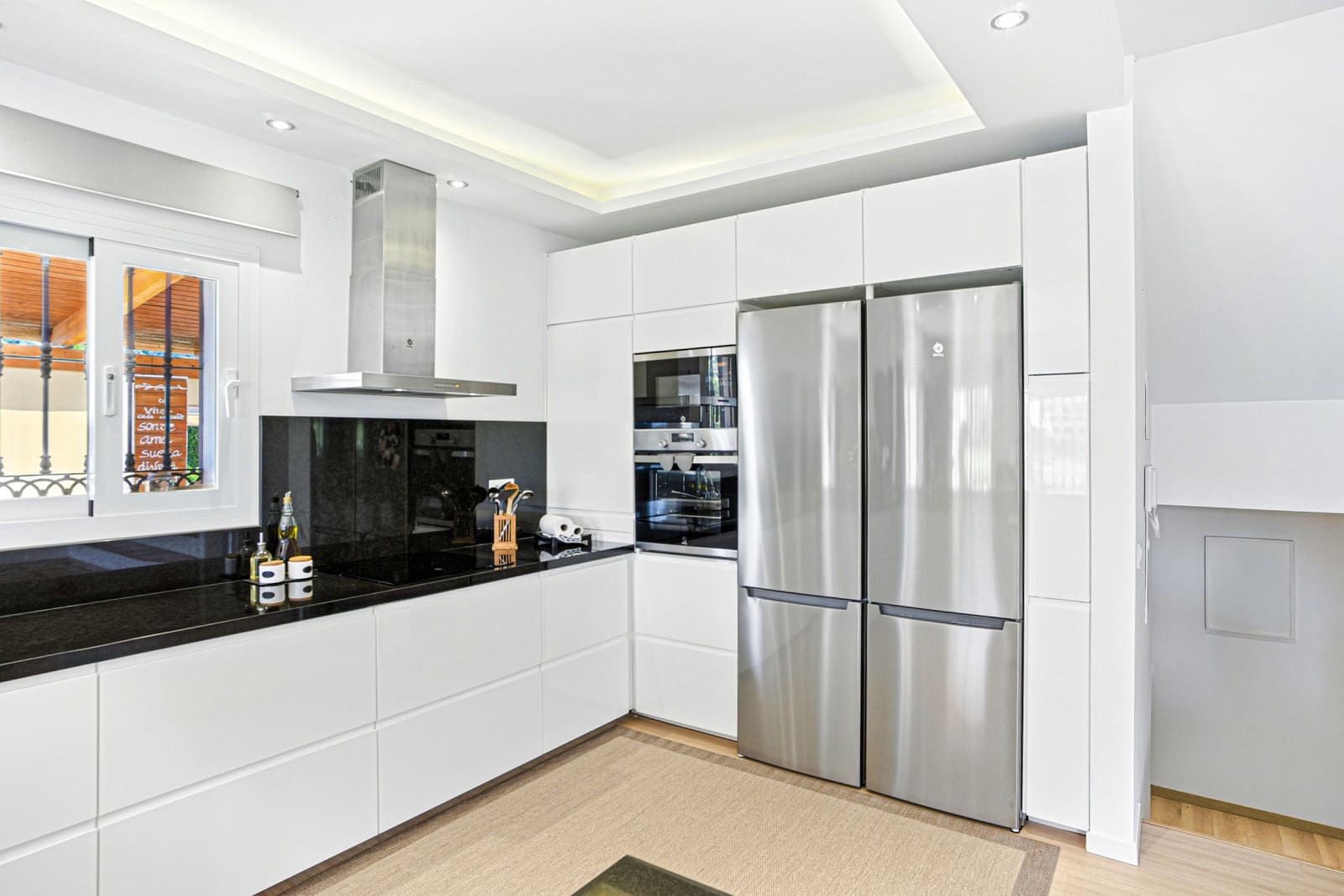 5 soverom Villa til salgs i Estepona med svømmebasseng - € 1 390 000 (Ref: 9683461)