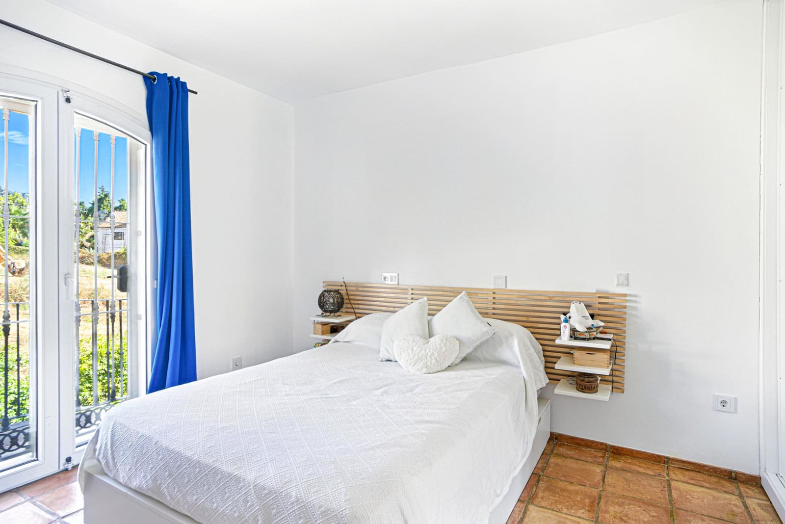 5 soverom Villa til salgs i Estepona med svømmebasseng - € 1 390 000 (Ref: 9683461)