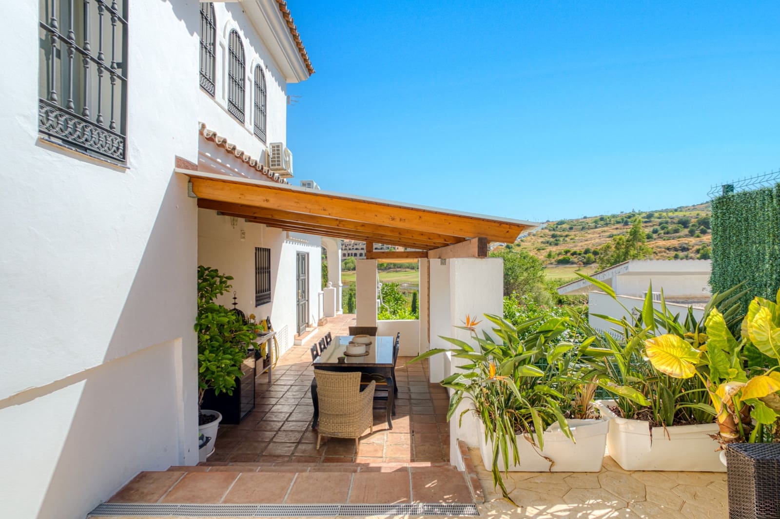 5 soverom Villa til salgs i Estepona med svømmebasseng - € 1 390 000 (Ref: 9683461)