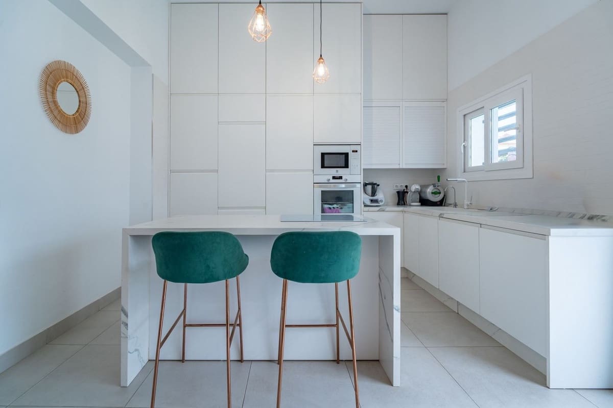 2 Zimmer Villa zu verkaufen in Malaga Stadt mit Pool - 795.000 € (Ref: 9683462)