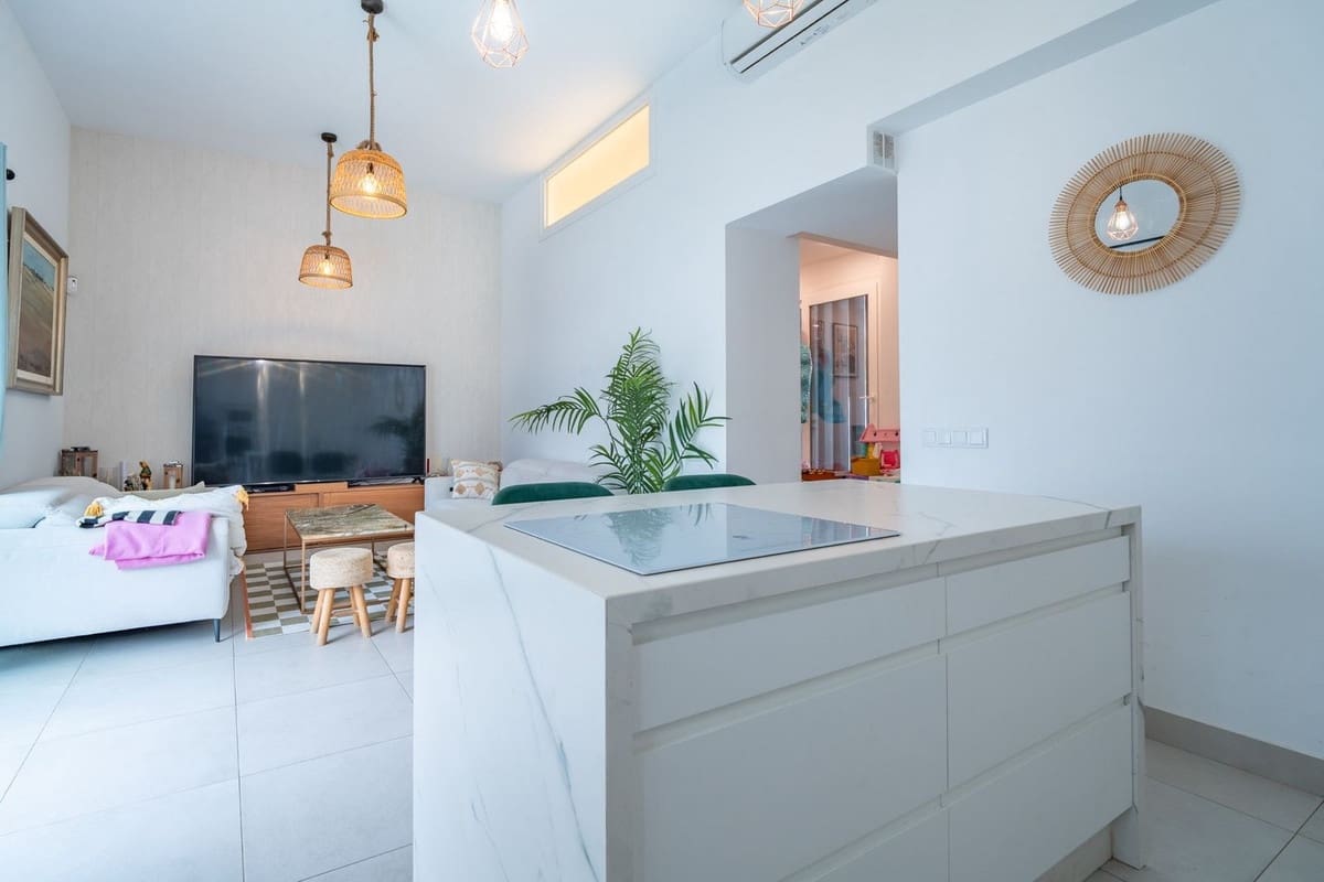 2 Zimmer Villa zu verkaufen in Malaga Stadt mit Pool - 795.000 € (Ref: 9683462)