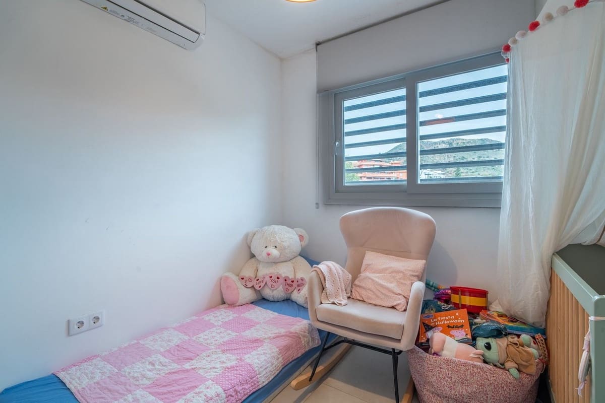 2 Zimmer Villa zu verkaufen in Malaga Stadt mit Pool - 795.000 € (Ref: 9683462)