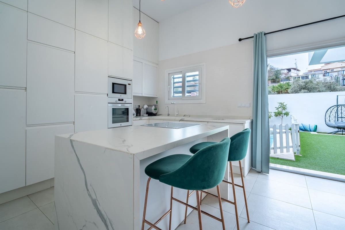 2 Zimmer Villa zu verkaufen in Malaga Stadt mit Pool - 795.000 € (Ref: 9683462)